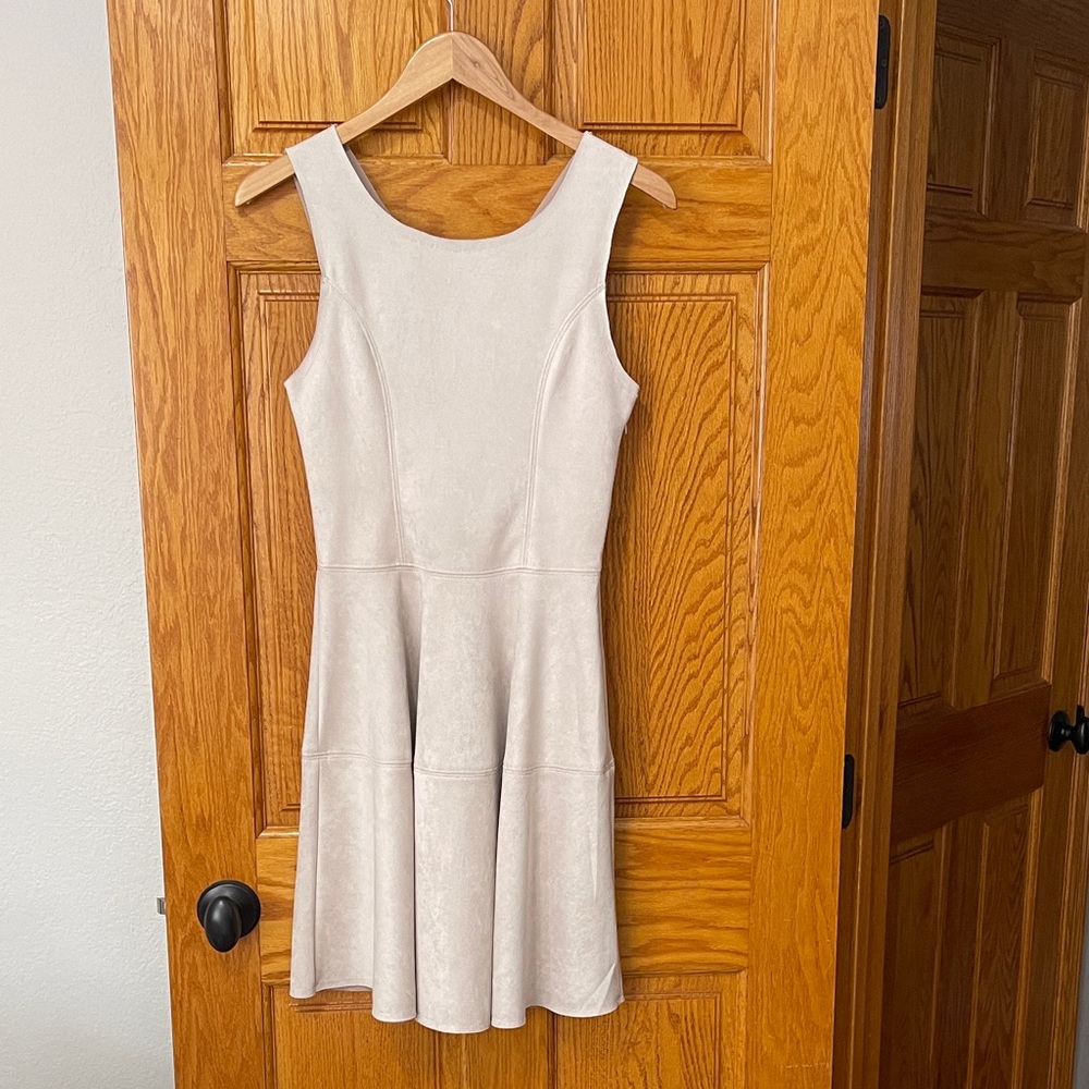 Elegant Cream Sleeveless Dress